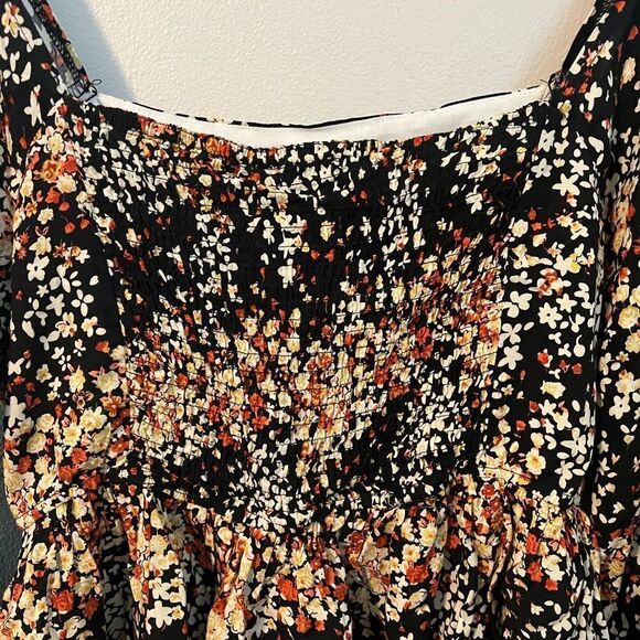 Floral Boho Flowy Cropped Blouse - Picture 2 of 9